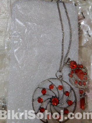 দেশী বিদেশী দুল‌ লকেট বালা